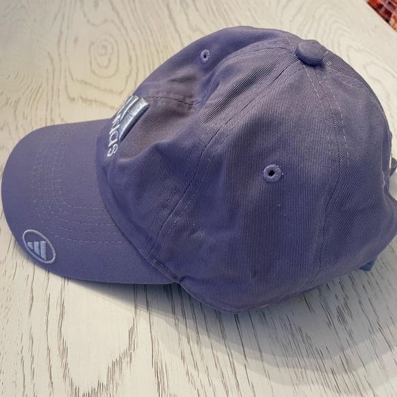Adidas women’s baseball cap in lilac - Picture 2 of 4